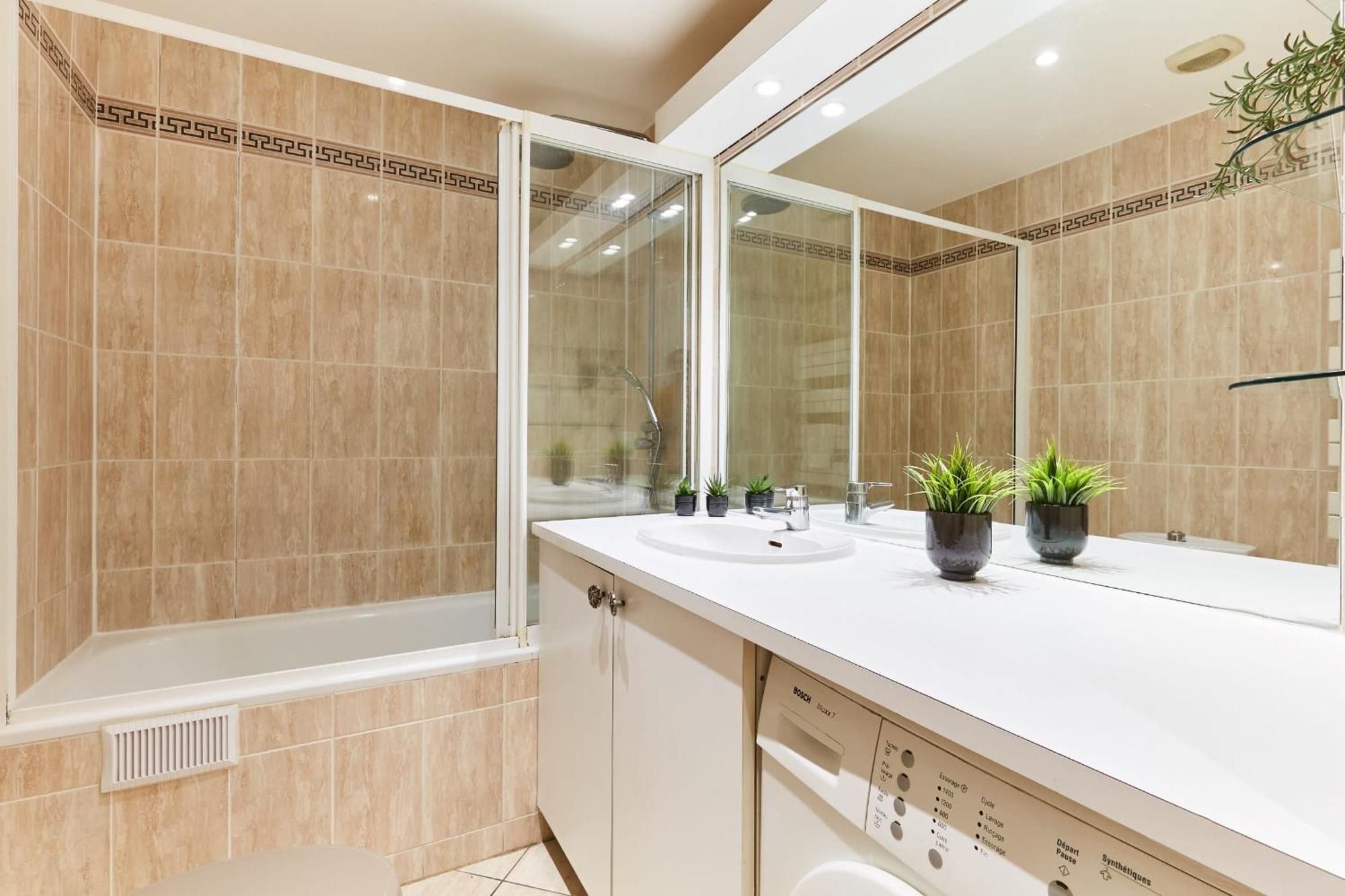 Latin Quarter - 1br With Balcony - Cityapartmentstay Appartement Paris